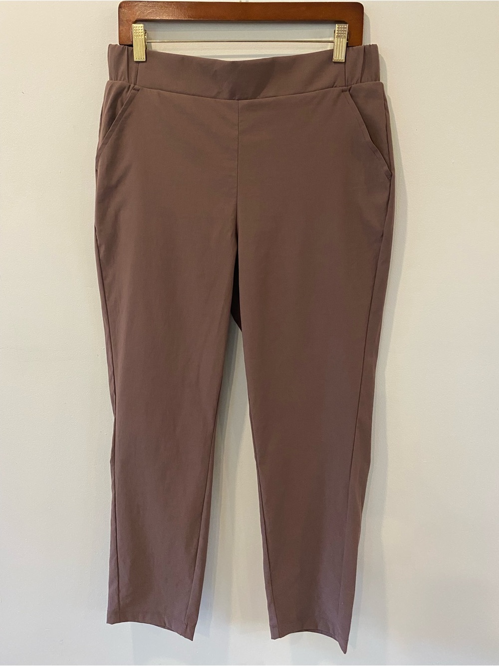 Ankle length Pull on dusty rose stretch pants size large Modern Ambition